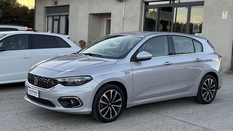 Other Usata 2016 Fiat Tipo Lounge Tre volumi | 7990 € (Buon prezzo) - Immagine 1/4