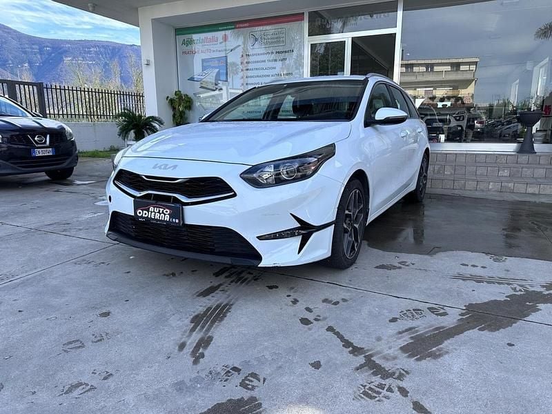 Usata Kia Ceed Sportswagon Style 135 CV (99 kW) 2022 Bianco Station wagon