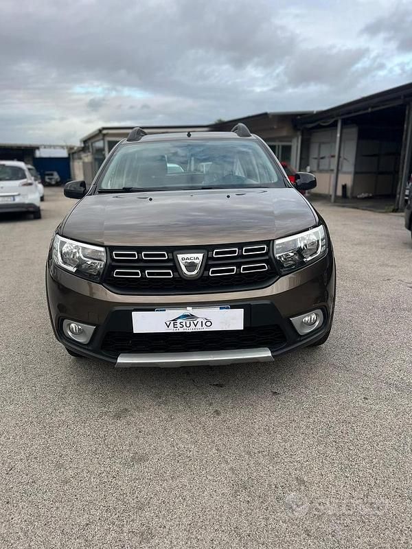 Usata Dacia Sandero Comfort 95 CV (69 kW) 2019 Marrone Berlina