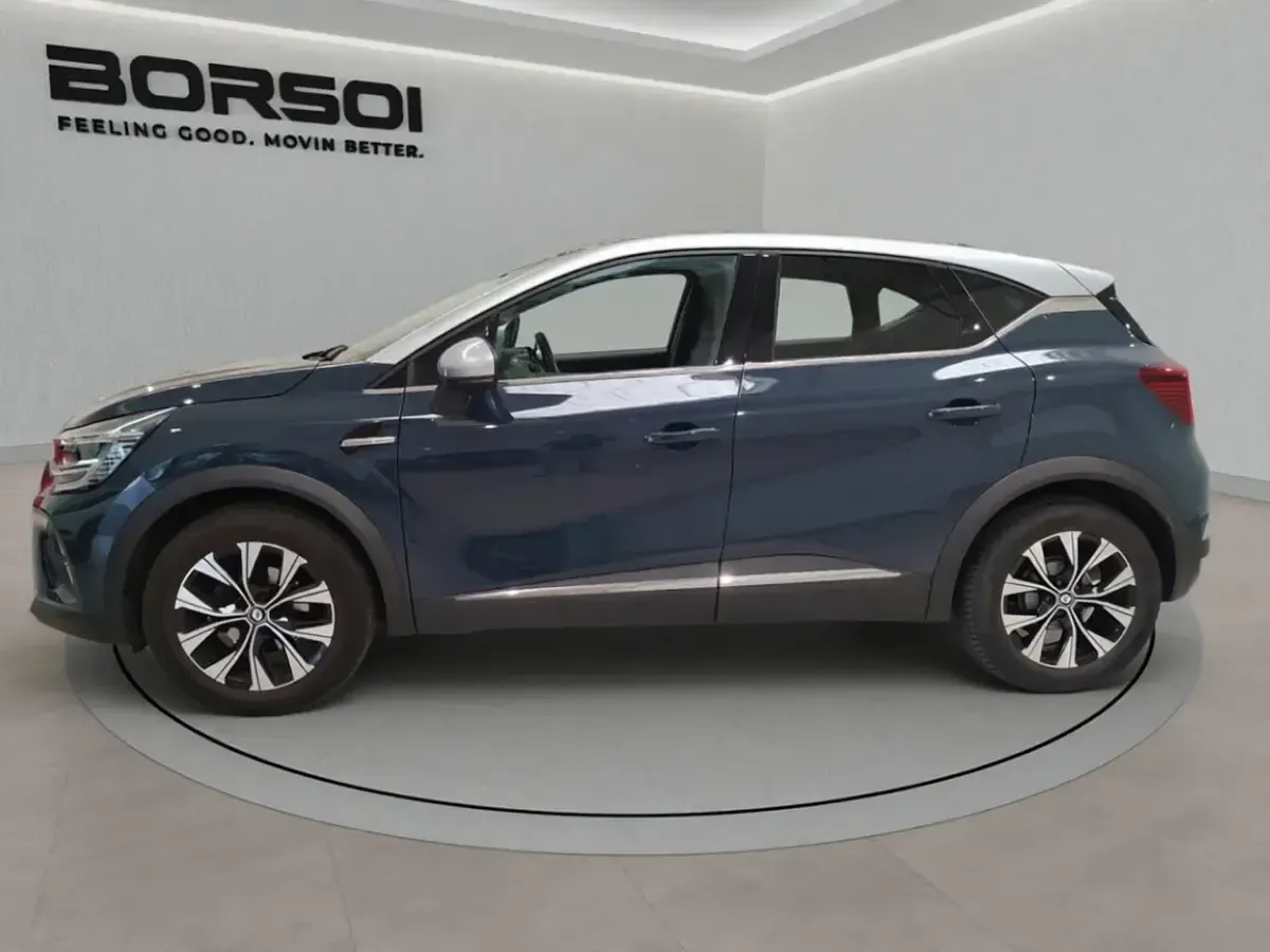 Usata Renault Captur Techno 101 CV (74 kW) 2023 Bic grigio medio tetto argento SUV