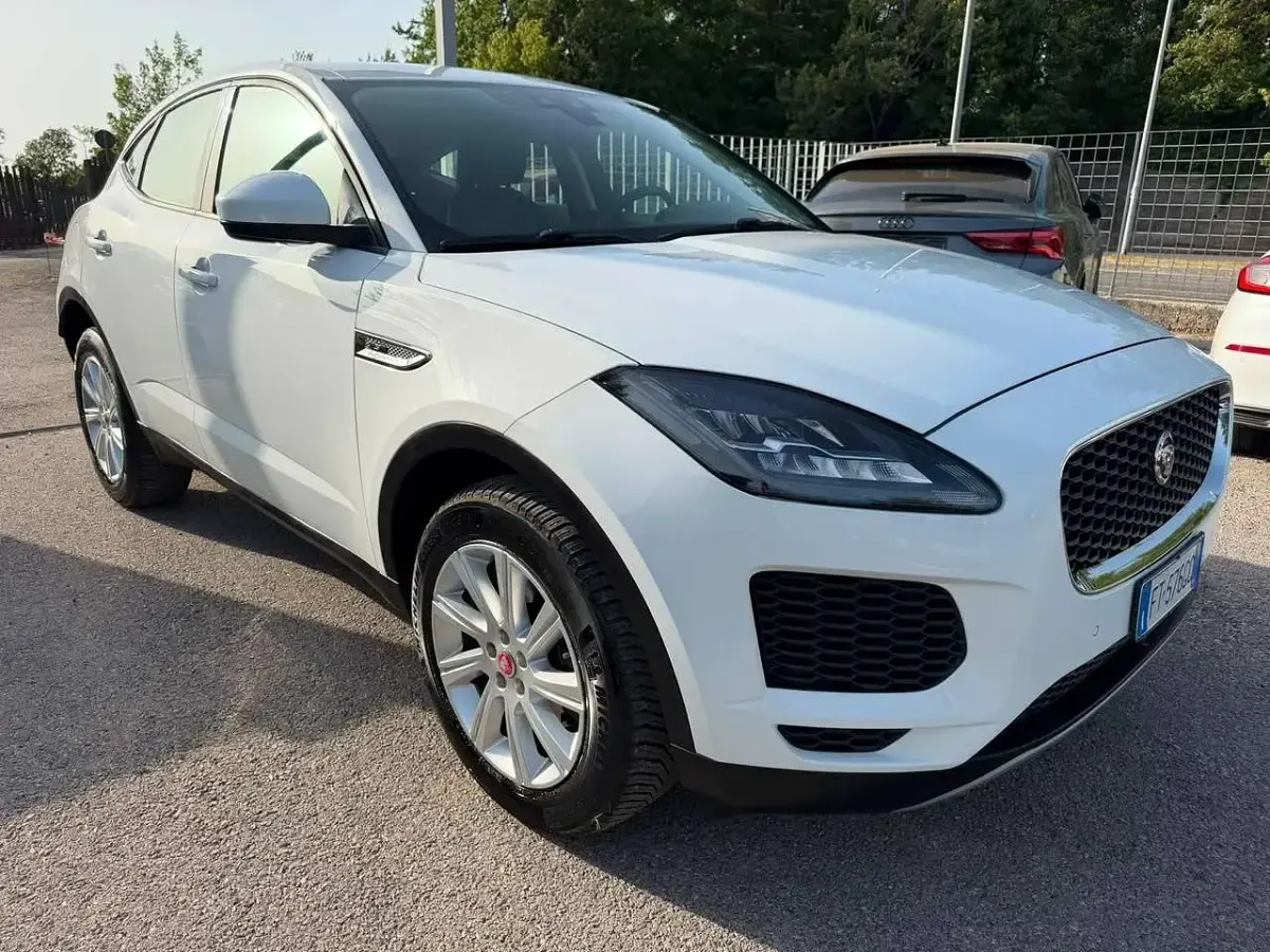 Usata Jaguar E-Pace R-Dynamic 150 CV (110 kW) 2018 Bianco SUV