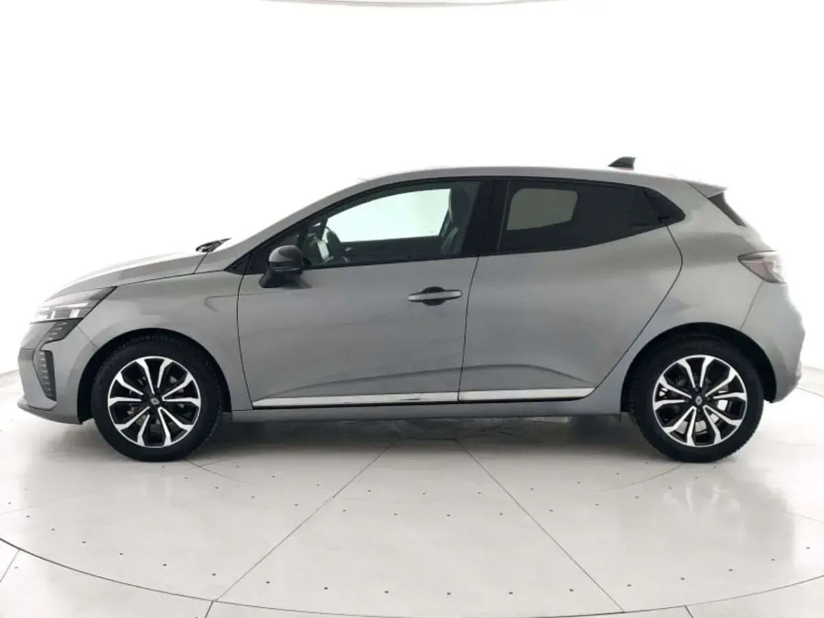 Usata Renault Clio V Techno 91 CV (66 kW) 2025 Grigio Berlina