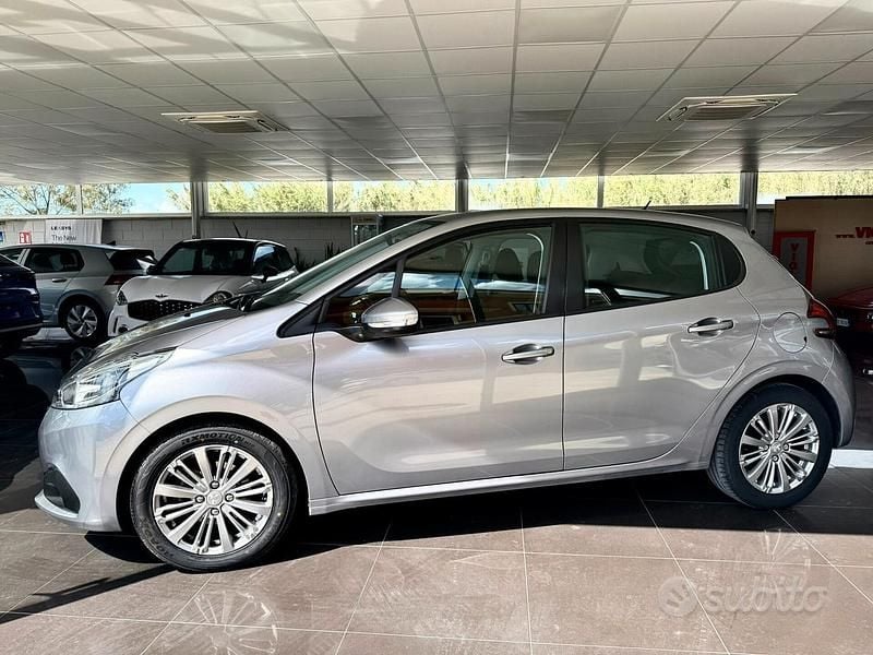 Usata Peugeot 208 Active 83 CV (61 kW) 2019 Grigio Utilitaria