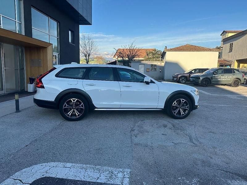 Usata Volvo V90 CC Business Edition 197 CV (144 kW) 2021 Bianco Station wagon