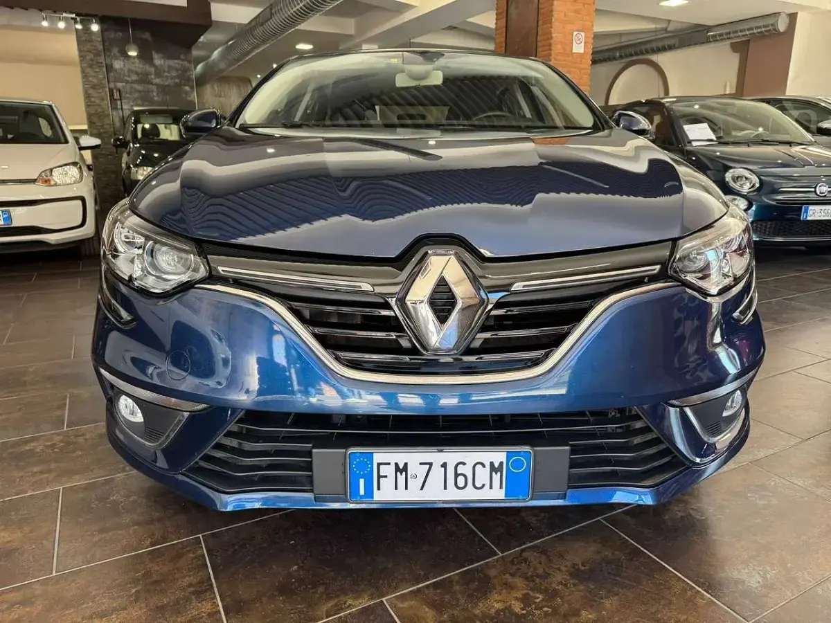 Usata Renault Mégane Zen 110 CV (80 kW) 2017 Blu/azzurro Berlina