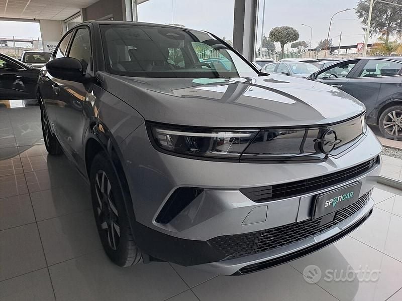 Usata Opel Mokka 130 CV (95 kW) 2025 Grigio SUV