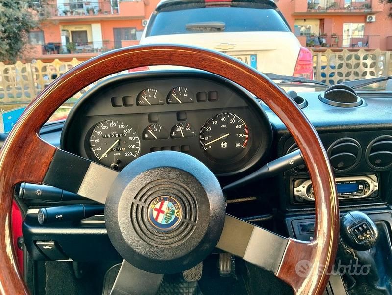Usata Alfa Romeo Spider 104 CV (76 kW) 1987 Cabrio