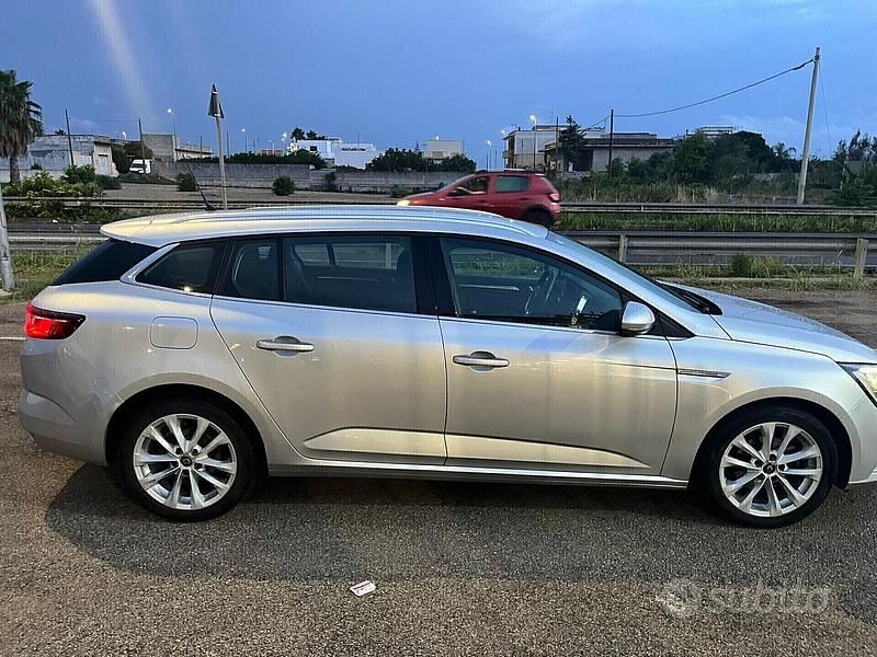 Usata Renault Mégane GrandTour Intens 115 CV (84 kW) 2020 Grigio Station wagon