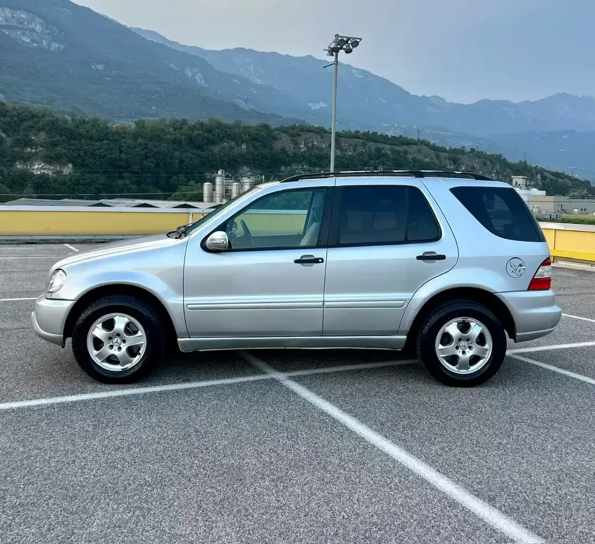 Usata Mercedes ML270 163 CV (119 kW) 2004 Argento SUV
