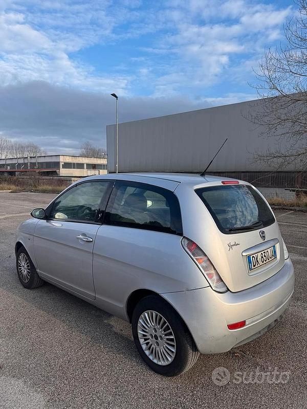 Usata Lancia Ypsilon 60 CV (44 kW) 2007 Utilitaria