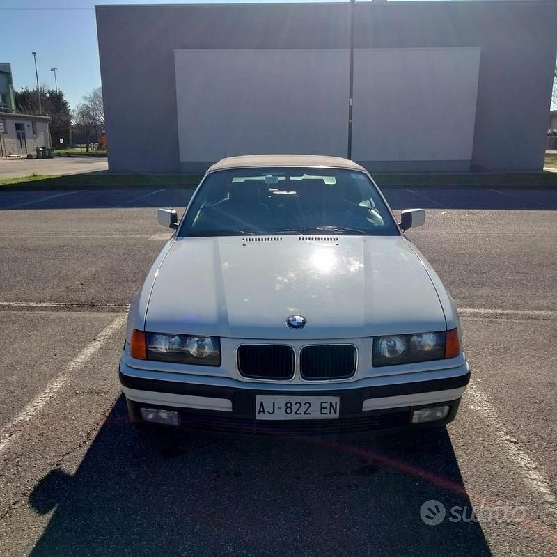 Usata BMW 320 Cabriolet Efficient Dynamics 150 CV (110 kW) 1995 Bianco Cabrio