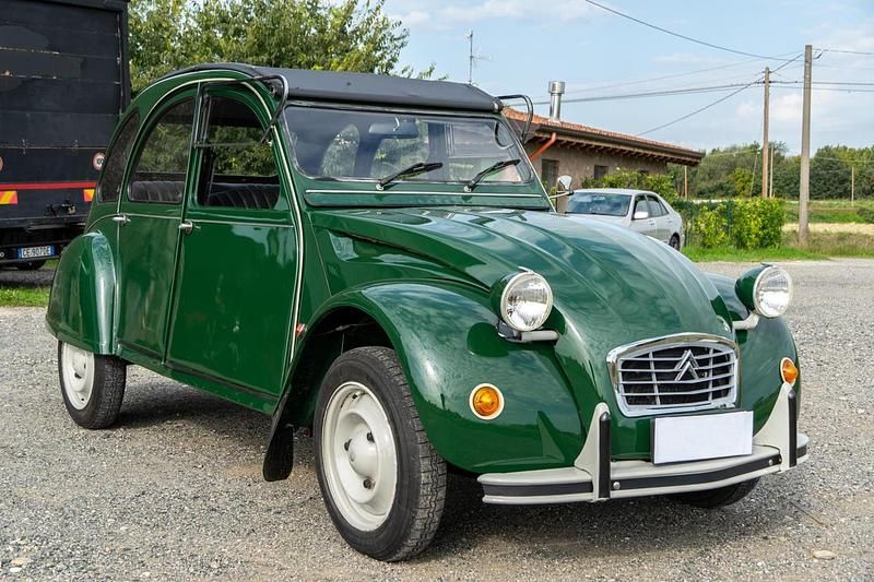 Usata Citroën 2CV 28 CV (20 kW) 1984 Nero Berlina