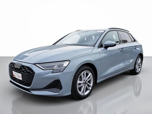 Usata Audi A3 Ambiente 116 CV (85 kW) 2025 Grigio freccia perla Berlina