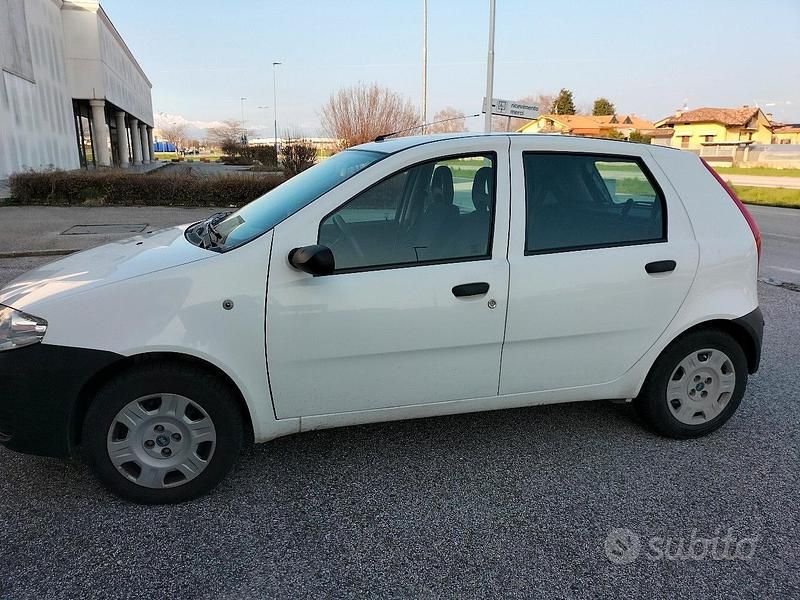 Usata Fiat Punto 2004 Utilitaria