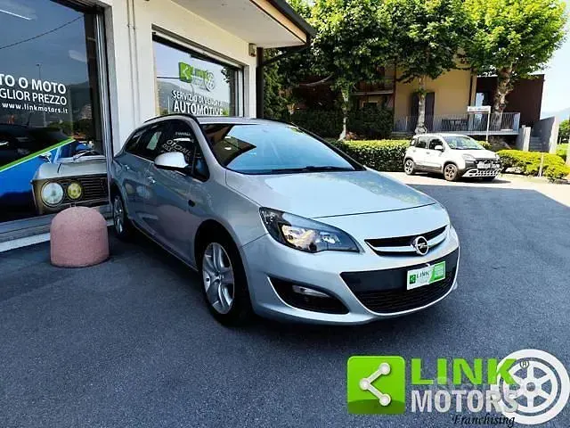 Usata Opel Astra 140 CV (102 kW) 2015 Grigio Station wagon