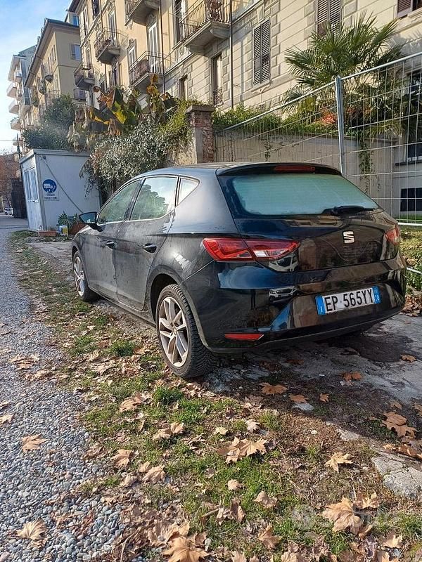 Usata Seat Leon Style 105 CV (77 kW) 2013 Nero Berlina