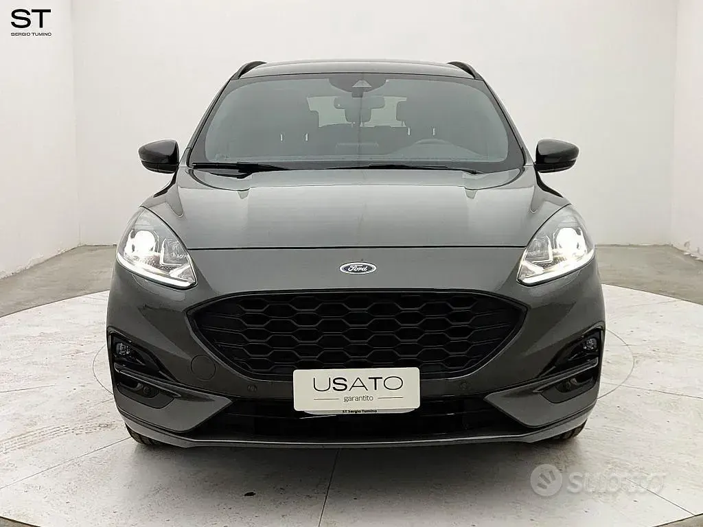 Usata Ford Kuga 152 CV (111 kW) 2023 Grigio SUV