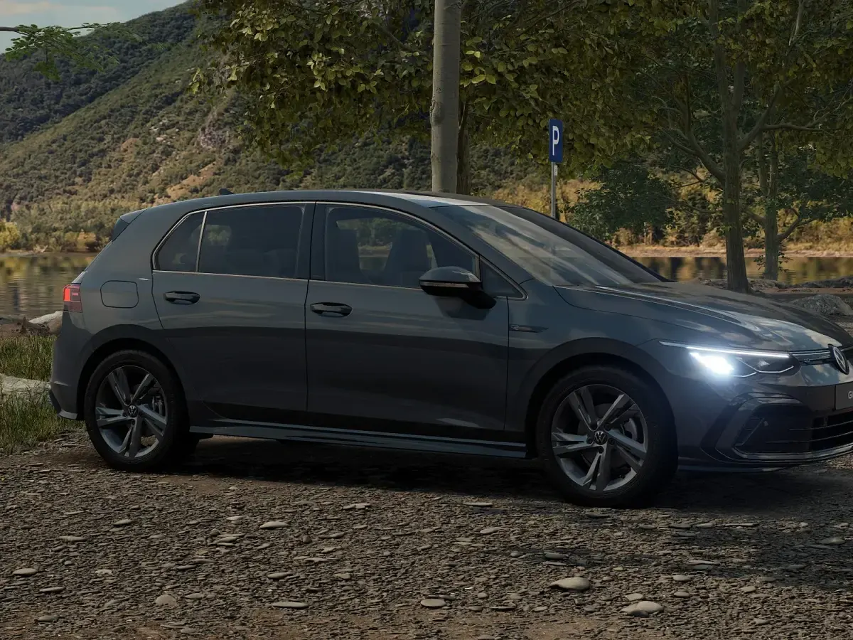 Usata VW Golf VIII R-line 150 CV (110 kW) 2024 Berlina
