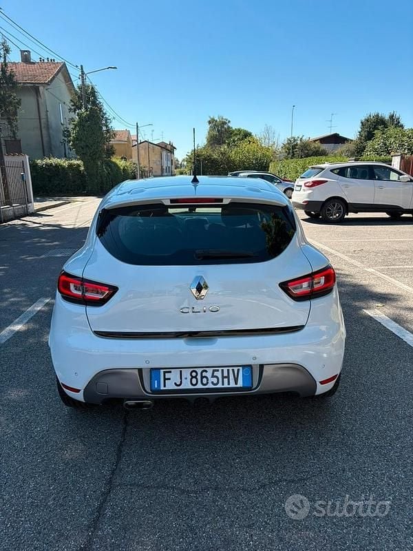Käytetty Renault Clio IV GT-Line 110 HP (80 kW) 2016 Valkoinen Sedan