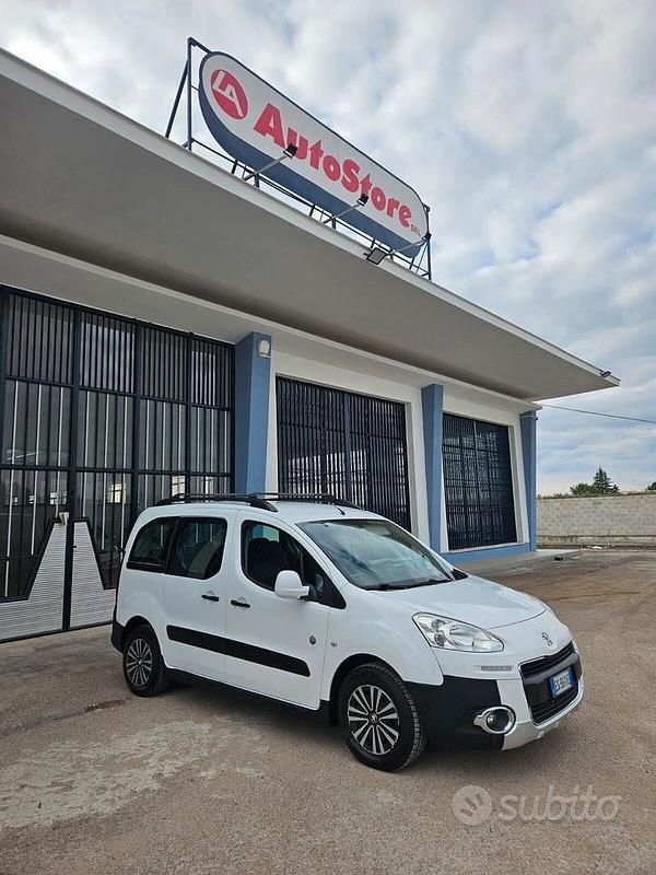 Usata Peugeot Partner Tepee Active 92 CV (67 kW) 2013 Bianco Monovolume