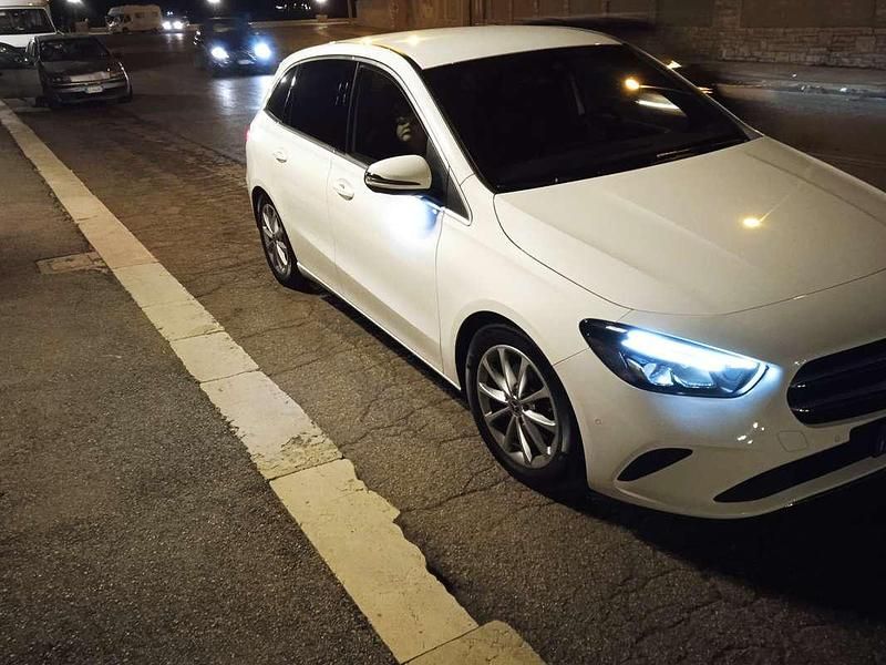 Bianco Usata 2019 Mercedes B180 Monovolume | 15.000 € (Ottimo prezzo) - Immagine 1/4