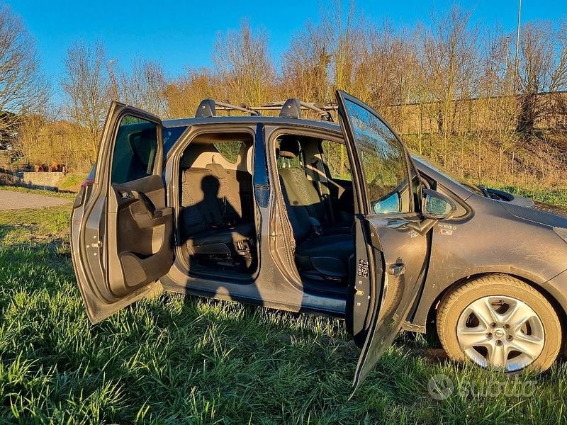 Usata Opel Meriva 120 CV (88 kW) 2014 Grigio Monovolume