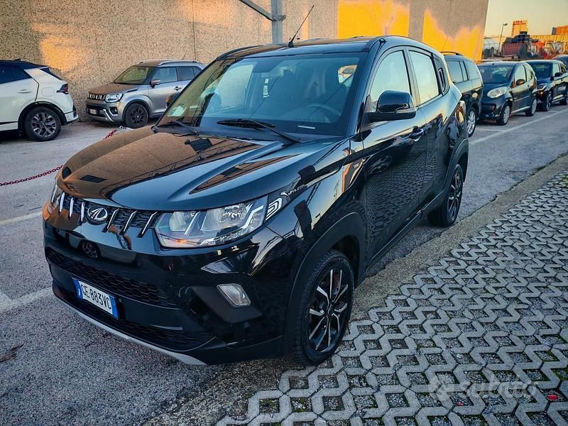 Usata Mahindra KUV100 87 CV (63 kW) 2021 Nero SUV