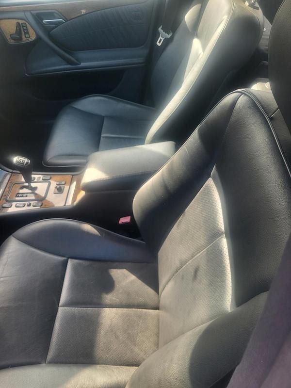 Usata Mercedes E320 224 CV (164 kW) 2000 Argento Station wagon