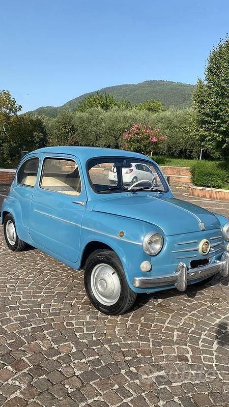 Usata Fiat 600D 1950 Blu Utilitaria