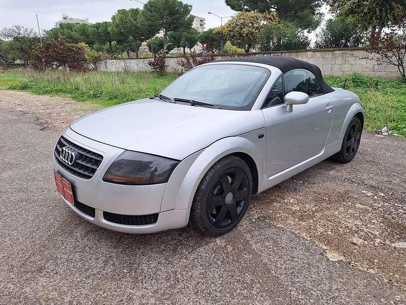 Usata Audi TT Roadster Ambiente 150 CV (110 kW) 2003 Argento Cabrio