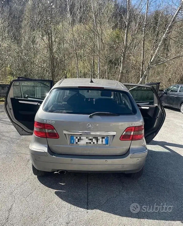 Usata Mercedes B200 140 CV (102 kW) 2008 Grigio Monovolume