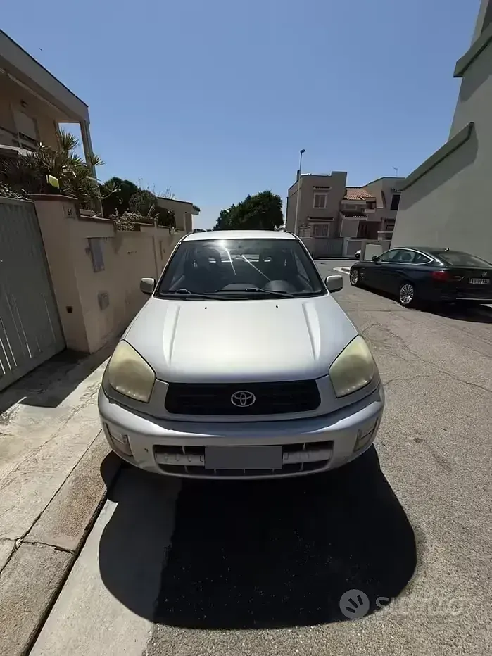 Second-hand Toyota RAV4 128 CP (94 kW) 2001 Gri SUV