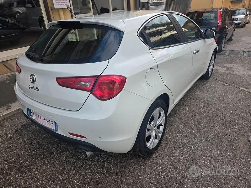 Usata Alfa Romeo Giulietta 140 CV (102 kW) 2012 Bianco Berlina