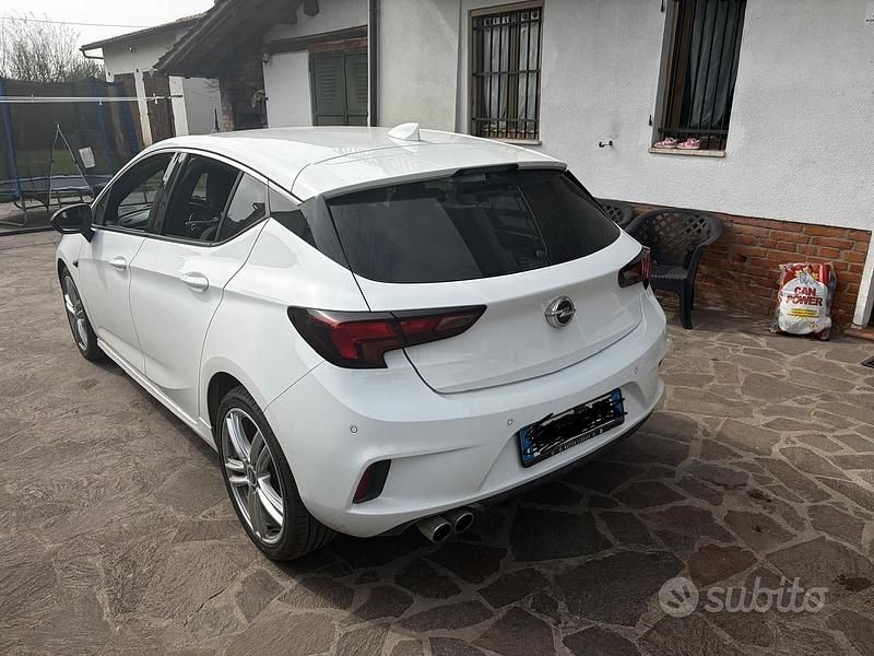 Usata Opel Astra 136 CV (100 kW) 2017 Bianco Berlina