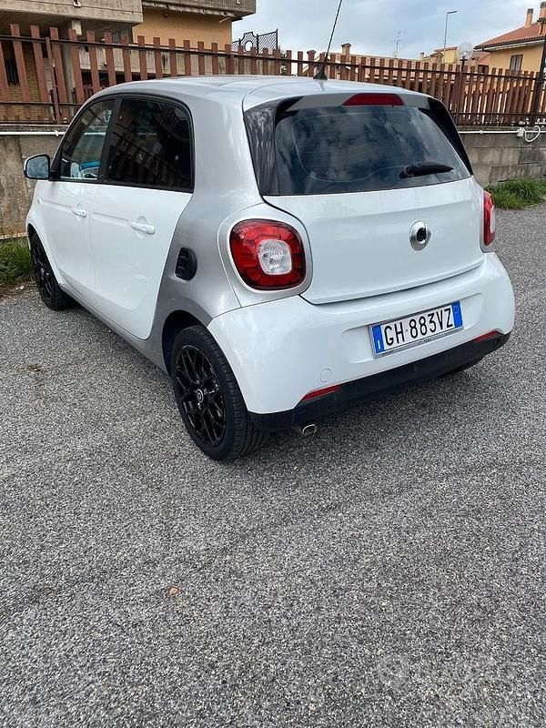 Usata Smart ForFour Proxy 71 CV (52 kW) 2016 Bianco Utilitaria