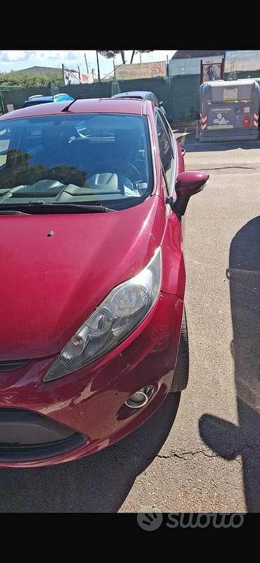 Usata Ford Fiesta 2013 Rosso Utilitaria
