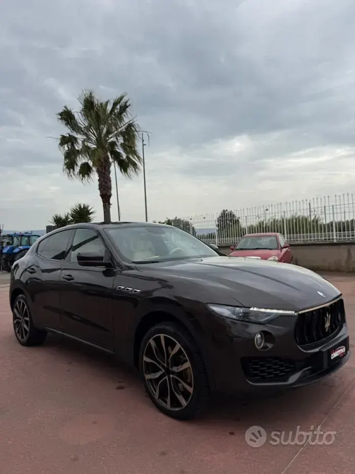 Usata Maserati Levante 250 CV (183 kW) 2017 Marrone SUV