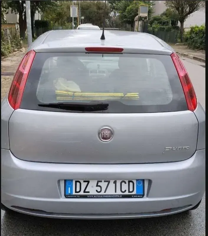 Usata Fiat Grande Punto Dynamic 77 CV (56 kW) 2009 Utilitaria