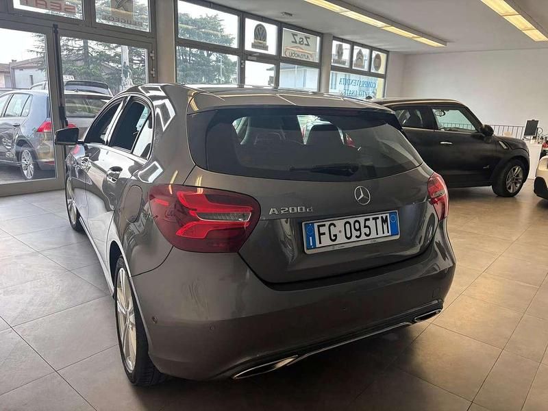 Usata Mercedes A200 Premium 136 CV (100 kW) 2016 Grigio Berlina