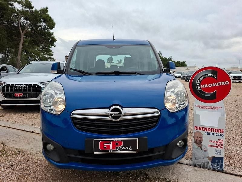 Gebraucht Opel Combo 120 PS (88 kW) 2017 Blau Van / Kleinbus
