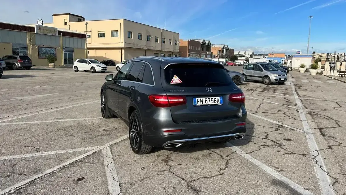 Usata Mercedes GLC250 Premium 203 CV (149 kW) 2018 Grigio SUV