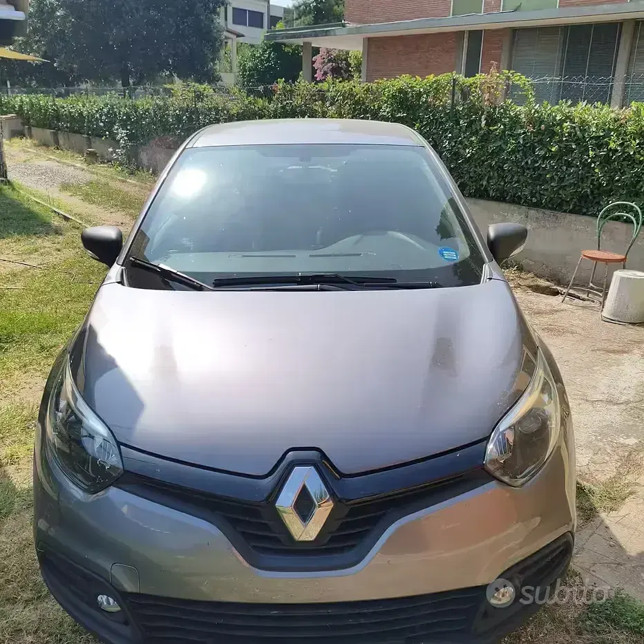 Usata Renault Captur 90 CV (66 kW) 2017 Grigio SUV
