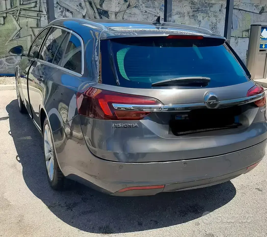 Usata Opel Insignia Sport 140 CV (102 kW) 2013 Grigio Station wagon