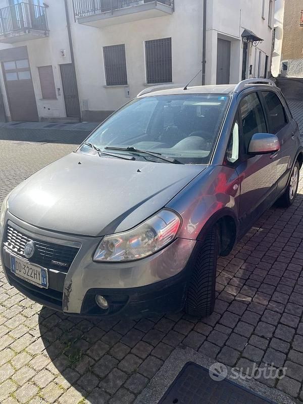 Usata Fiat Sedici 120 CV (88 kW) 2007 SUV