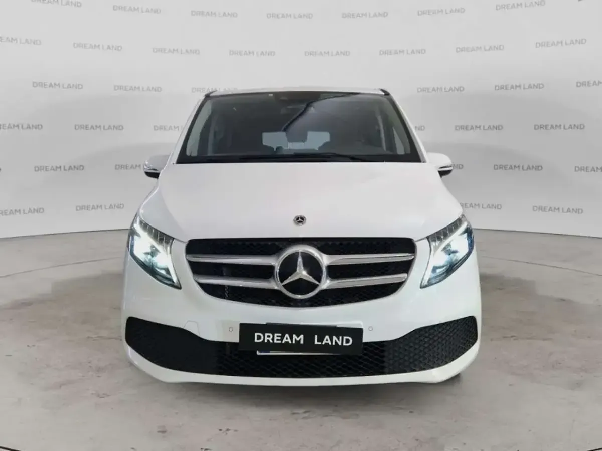 Usata Mercedes V250 190 CV (139 kW) 2023 Bianco Monovolume