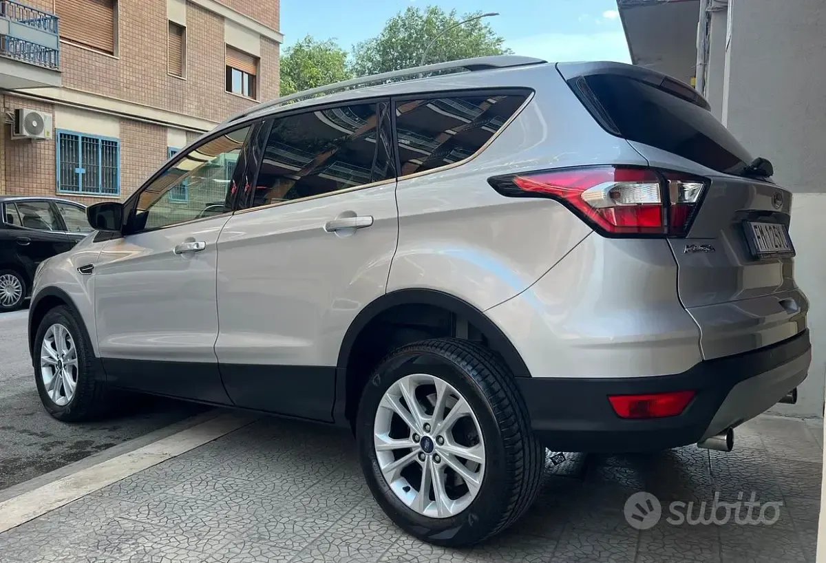 Usata Ford Kuga S 120 CV (88 kW) 2018 Grigio SUV