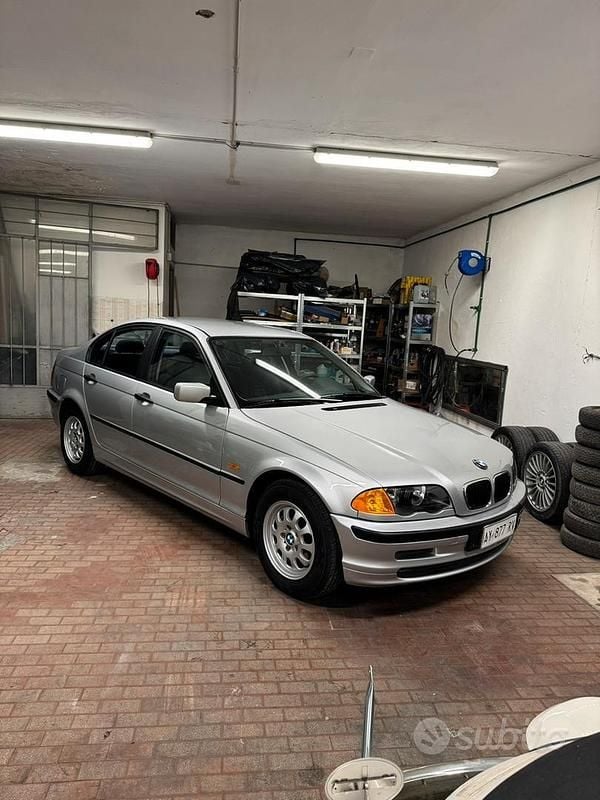 Usata BMW 318 118 CV (86 kW) 1998 Grigio Berlina