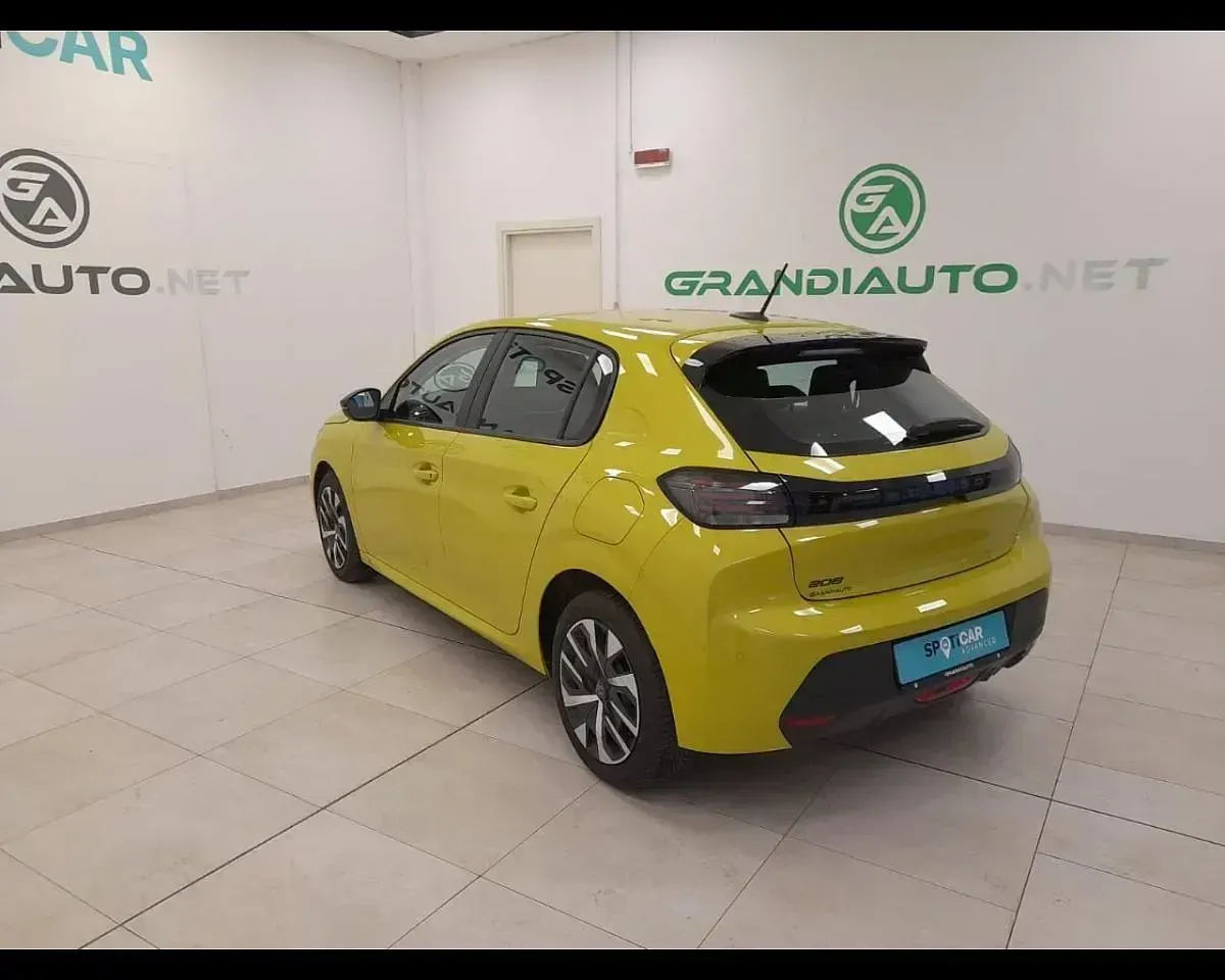 Usata Peugeot 208 Active 75 CV (55 kW) 2024 Giallo Utilitaria