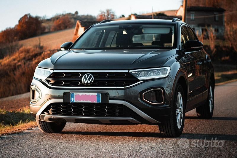 Usata VW T-Roc 2023 Grigio SUV
