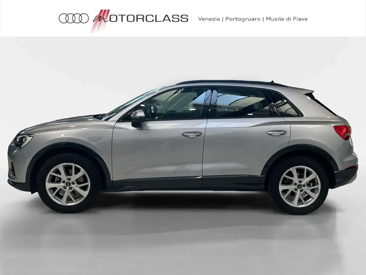 Usata Audi Q3 Advanced 150 CV (110 kW) 2022 Argento fioretto metallizzato SUV